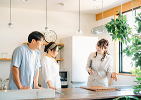 混雑時でも優先的にご案内いたしますので、お忙しい方に便利です。