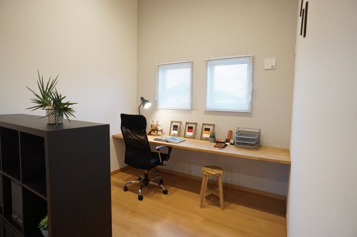 湘南茅ケ崎のエリアで多くの住宅の設計を行ってきたdaikatsu＋の設計士だからこそできる、地域に合ったデザイン。自由設計でお客様の理想の住まいをカタチにします。ご要望に応じた間取りやデザインのご提案はもちろん、ライフスタイルそのもののバランスを考えてプロデュースいたします。