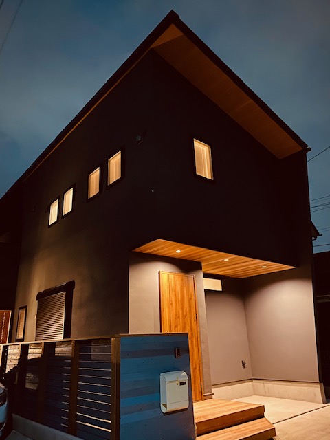 地域に密着しているからこそ実現できることを大切にしています。大規模なCMや無駄な広告を抑えることでコストを削減し、高品質な住まいをお手頃な価格でご提供しております。