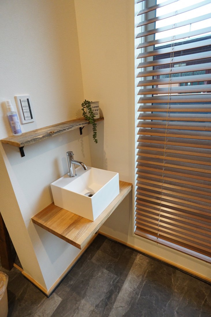 家事・暮らしの動線設計、収納計画などについて、住まいのプロフェッショナルがお客様の暮らしやすい住まいのためのご提案をいたします。住まいの快適性を数値化するUa値、C値についても業界水準をクリアしています。