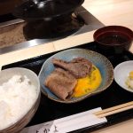 具材は”肉”だけ。すきやき屋さん。